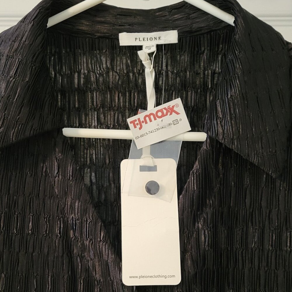 New PLEIONE Short Sleeve Black BLOUSE top M NWT - Picture 6 of 6